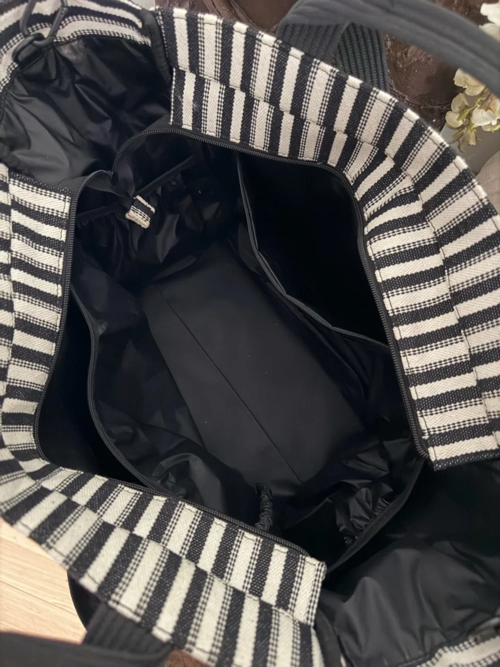 BÉIS Vacation Tote - Limited Edition - Picture 3 of 7